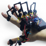 外骨骼科技讓你的雙手可以感受到虛擬實境物體的真實感!