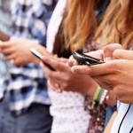 青少年的數位生活：超過 7 成持有智慧型手機，一天收發 30 則簡訊