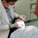 彈夾式假牙可取代傳統假牙及植牙？　未獲牙醫界認同