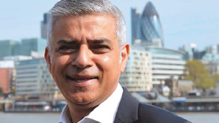 運將之子當選倫敦市長的勵志人生 英國人覺醒？首位穆斯林出頭天