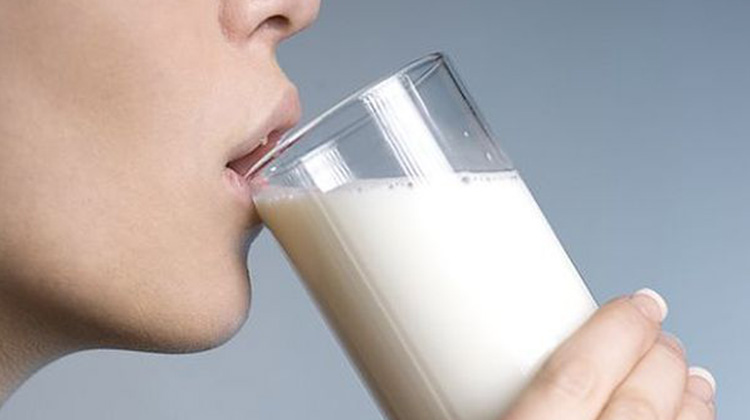 喝牛奶防骨鬆？　這三種食物含鈣量比牛奶高