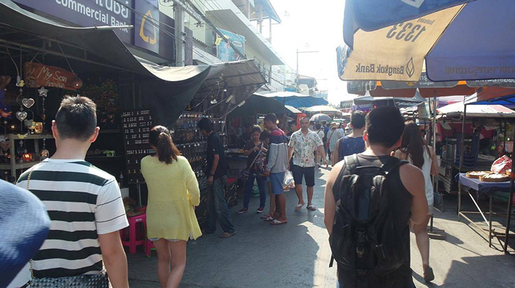 東南亞國家警察取締小吃攤
