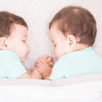 雙胞胎爸媽的心聲：辛苦是單胞胎的好幾倍，原因有這些...