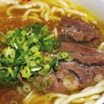 台灣最強8家牛肉麵清單！米其林評審員一致狂推肯定，平價版的五顆星美味全在這裡