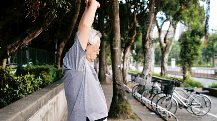79歲彭淮南，看起來小10歲的祕訣 全靠半世紀風雨無阻做這運動