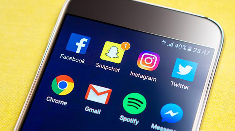 社交媒體Snap公司報告收入創紀錄，但增加新用戶面臨困難