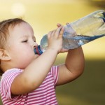孩子不愛喝水？專家用這招讓孩子愛上白開水！