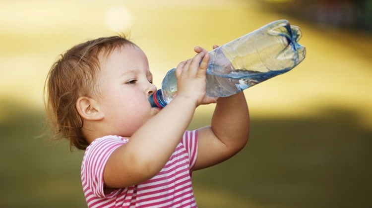 孩子不愛喝水？專家用這招讓孩子愛上白開水！