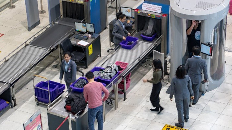 機場安檢設備會讓我們受到輻射的危害嗎？