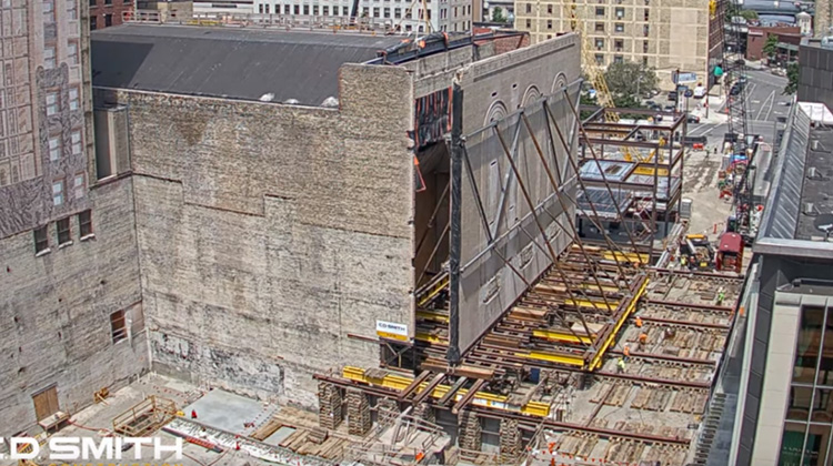 89年老劇院擴建工程 包括平移一面625噸重磚牆