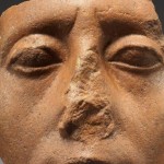 為何雕像的鼻子都是破損的？
