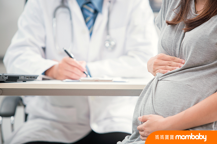 Cropped,Image,Of,Pregnant,Woman,Visiting,Doctor