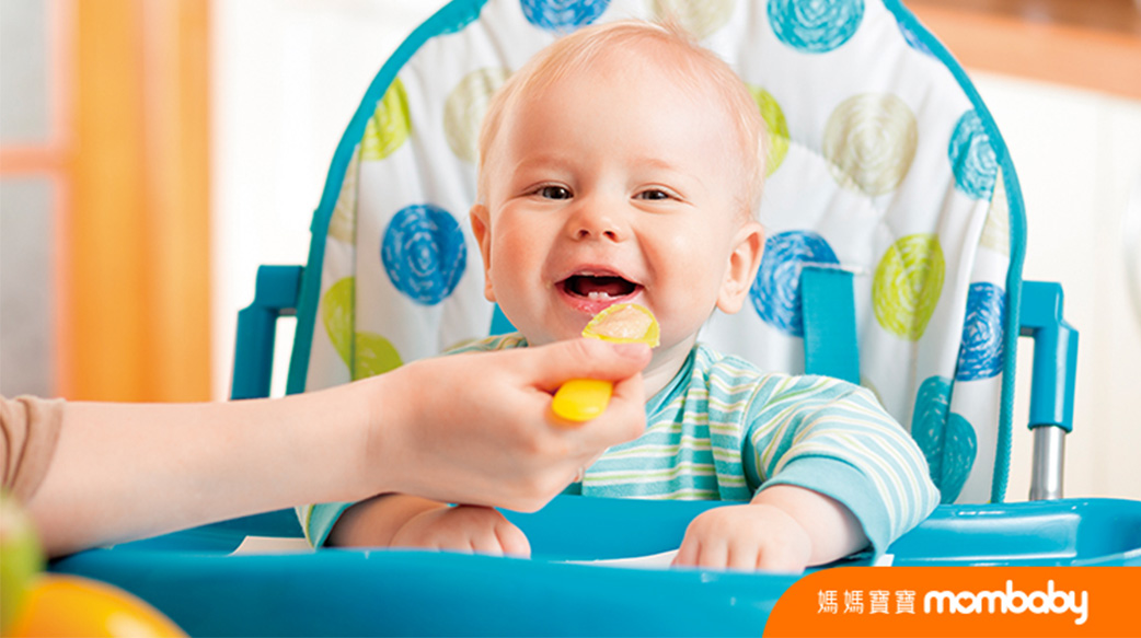 4個月大～1歲開始的分齡副食品添加、餵食、食材選擇新手指南