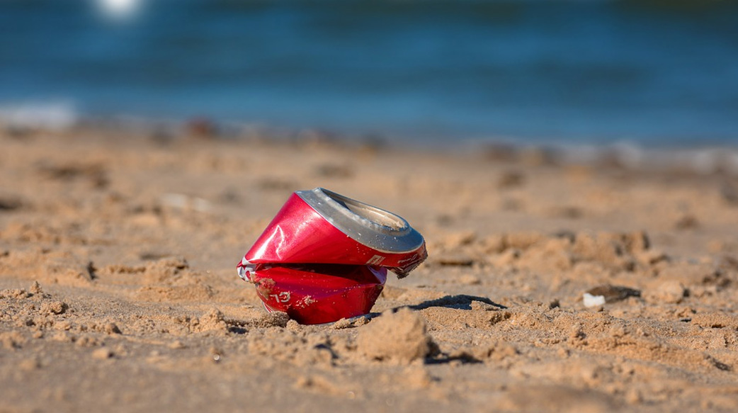 可口可樂瓶罐為英國海灘最常見垃圾