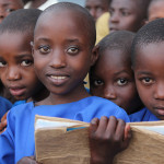 烏干達學校終於重新開張