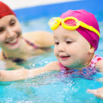 孩子應該幾歲學習游泳？