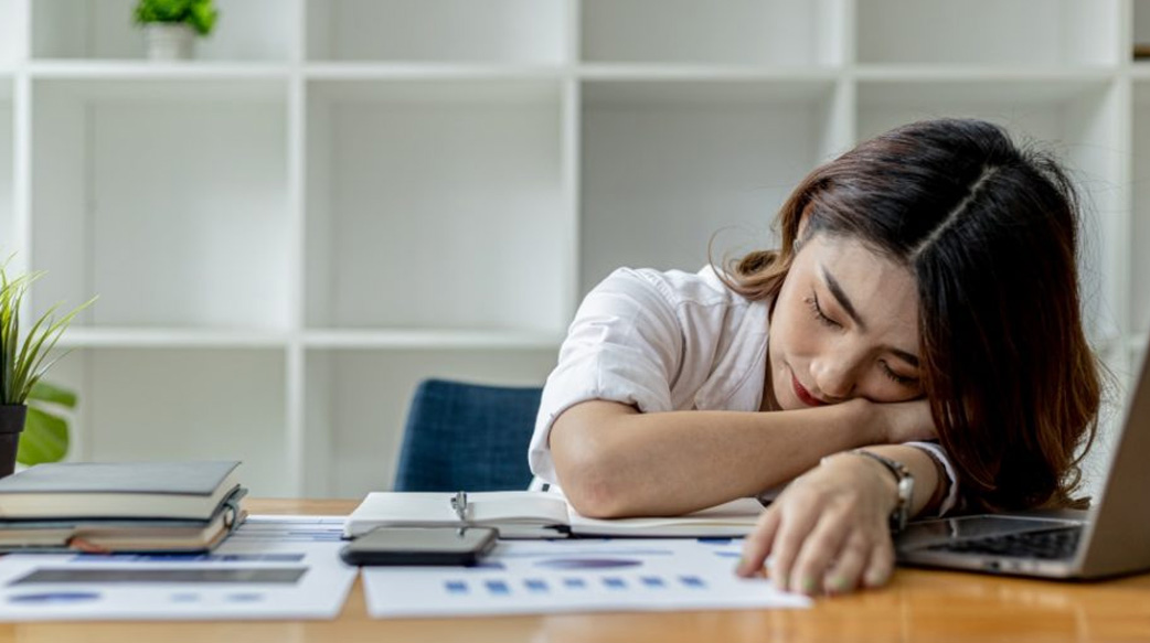 【大腦高效休息法】科學實證「午睡」的3個好處：提升記憶力、更有創造力⋯⋯