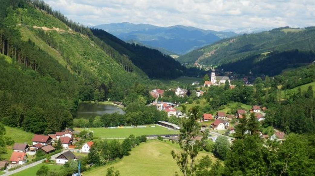 奧地利小鎮再生能源革命，不但要拚 100% 綠能發電，居民還可以「用電買雞蛋」