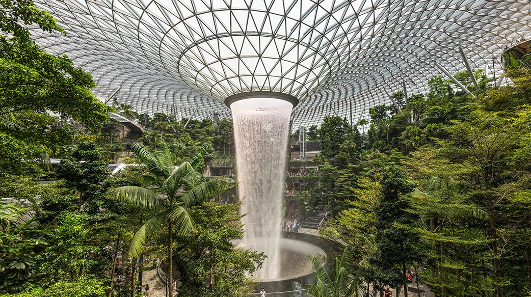 森林 噴泉 世界 生活方式 室內 未來 熱帶雨林 設計 公園 性質 購物中心 綠色 設施 終端 運輸 里程碑 渦流 旅程 瀑布 旅遊 新加坡 亞洲 花園 旅遊 機場 現代 航空 內 寶 城市的 未來 建築 建築 假期 溫室