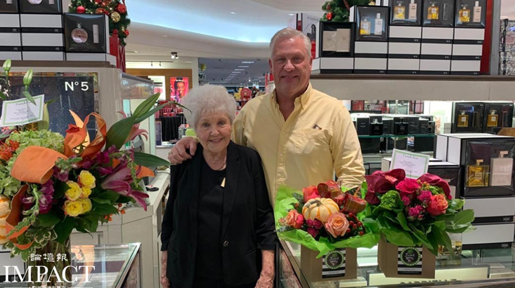 「待在上帝安排的地方」德州90歲百貨零售老奶奶退休 74年微笑服事活出信仰見證