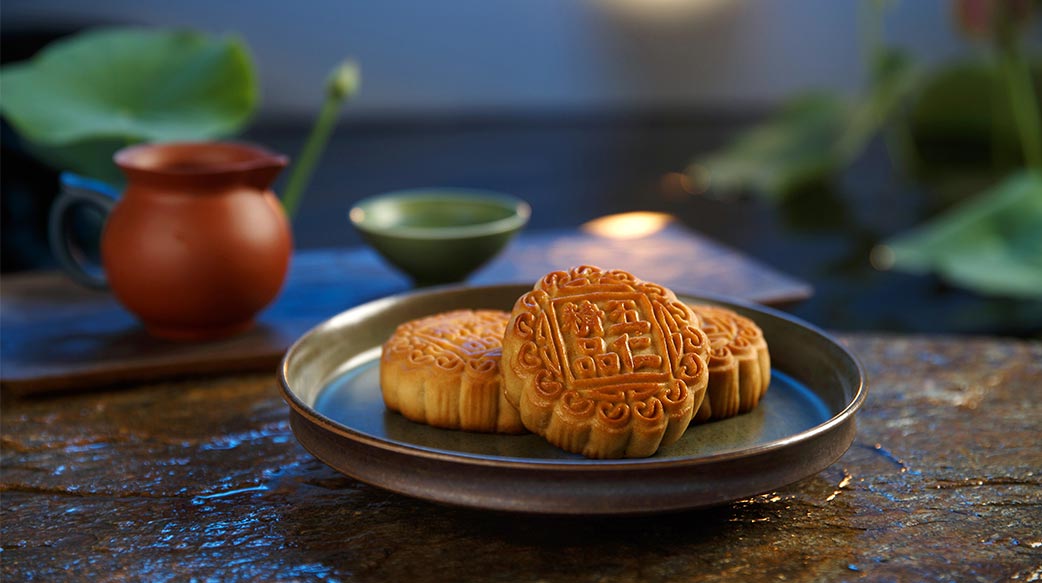 靜物 食物 飲食 餐 甜的食物 集裝箱 月亮 茶壺 池塘 圈 傳統文化 模式 沒有人 傳統 小吃 夜 彩色圖像 橫 中國食品 托盤