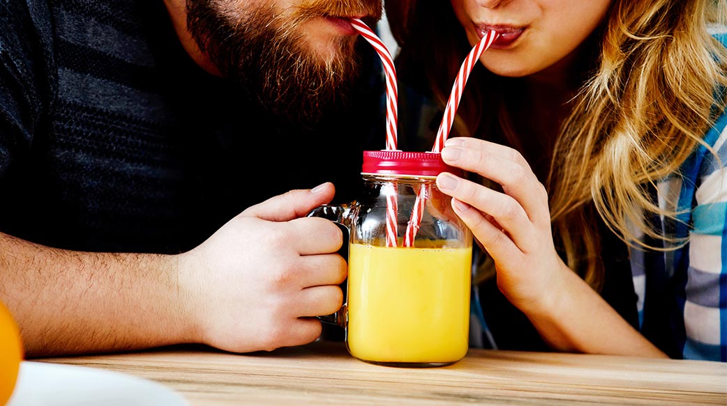 法院認定！與有婦之夫共飲一杯飲料，不算出軌