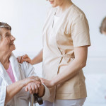 淺談老人無人陪病問題