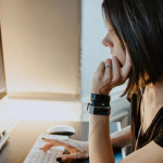 【高薪待遇破滅】電腦科學不只初階職缺大量蒸發，畢業生失業率還比藝術科系多 2 倍