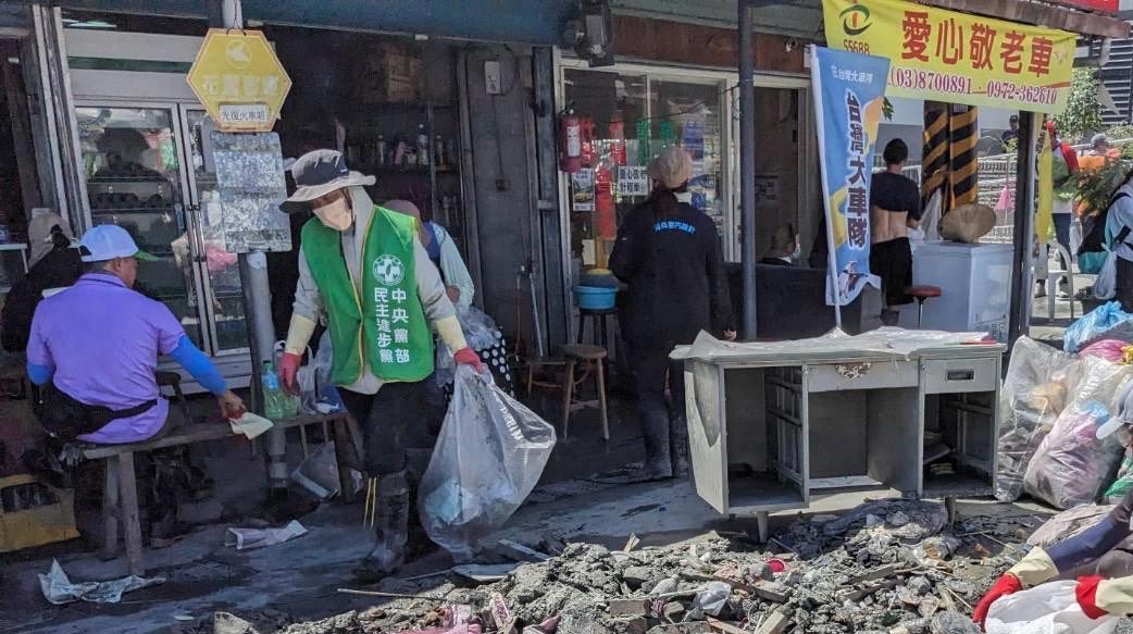 連救災都得講顏色！