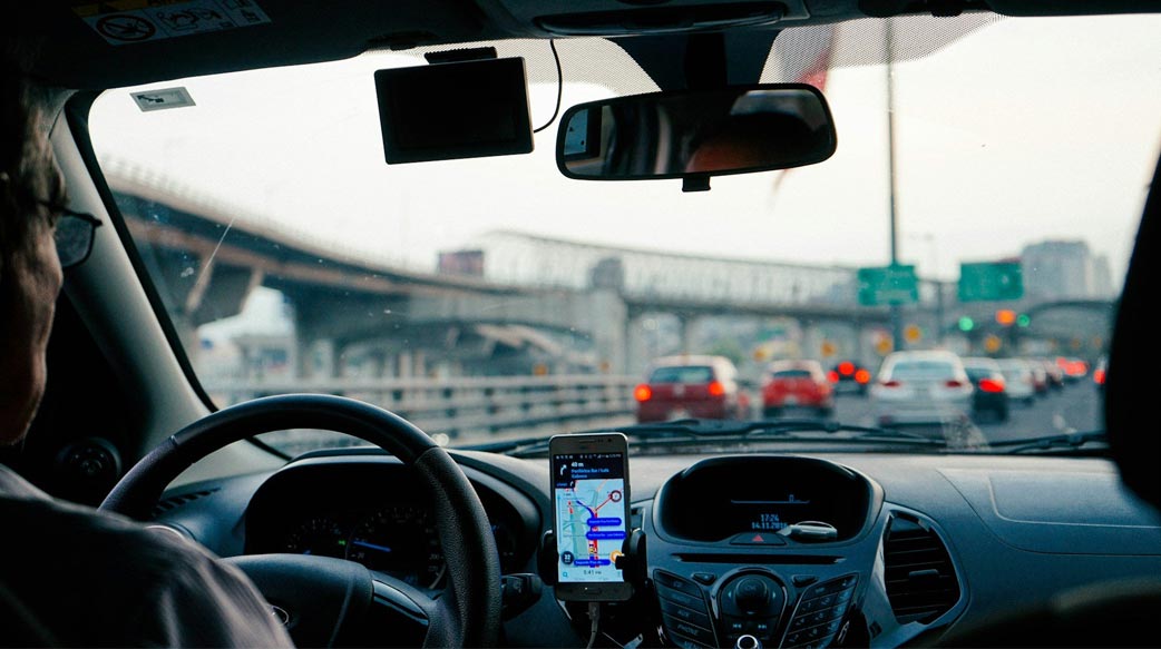 Uber 要美國司機收錢訓練 AI， 把「車路媒合」升級成 AI 數據生成工廠