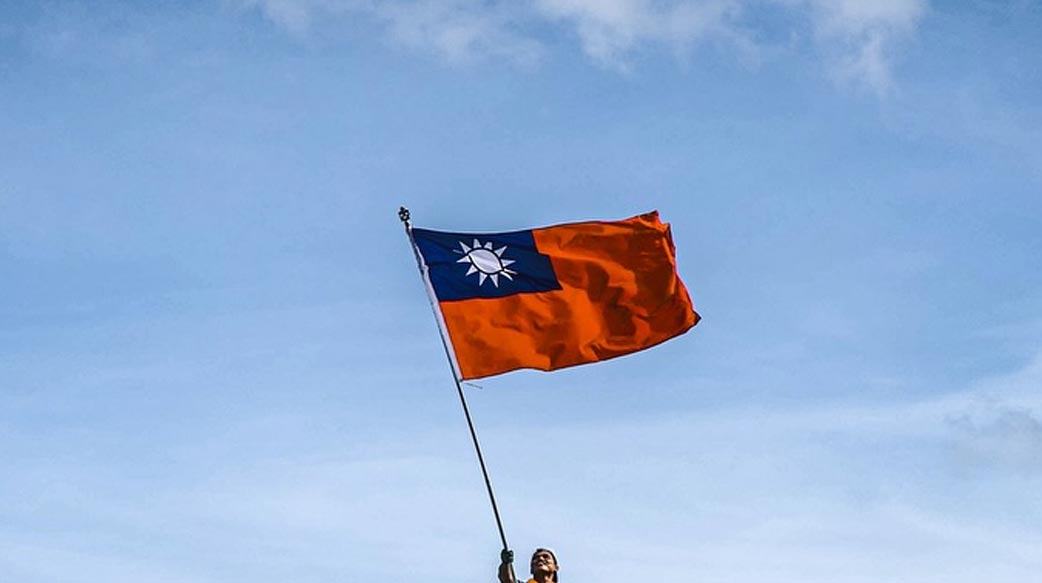 我就要看民進黨徐國勇們放不放光復假