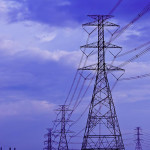 不靠太陽也能發電：史特林引擎結合輻射冷卻的創新突破