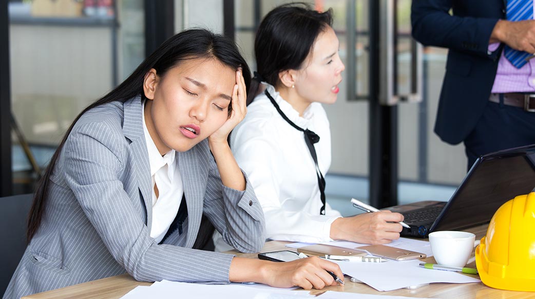 會議中想睡覺怎麼辦？