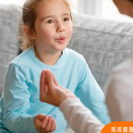 【培果教育專欄】雙語環境讓孩子語言發展遲緩？自然習得多語父母這樣做