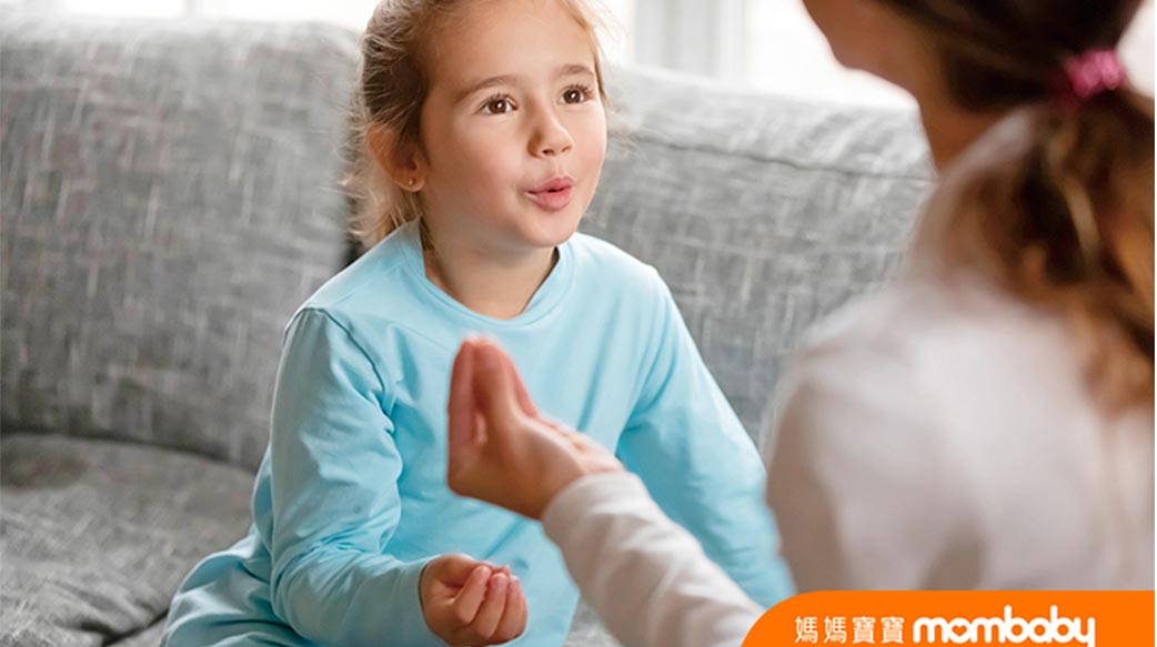 【培果教育專欄】雙語環境讓孩子語言發展遲緩？自然習得多語父母這樣做