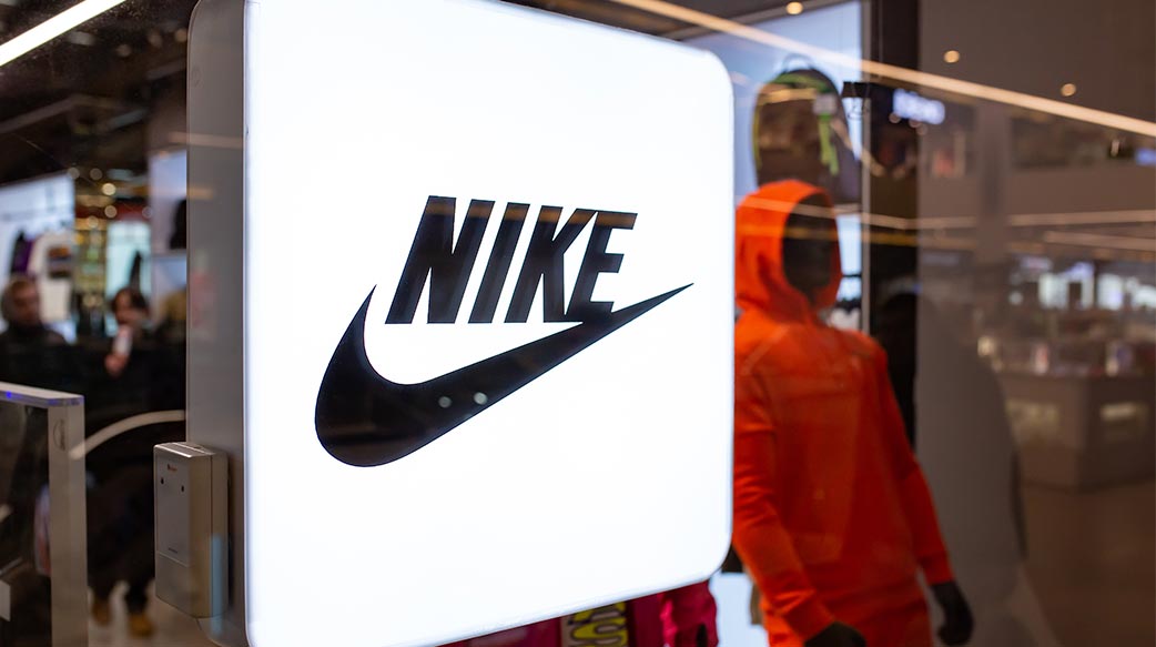 Nike 跌落神壇：創新枯竭與戰略誤判的代價