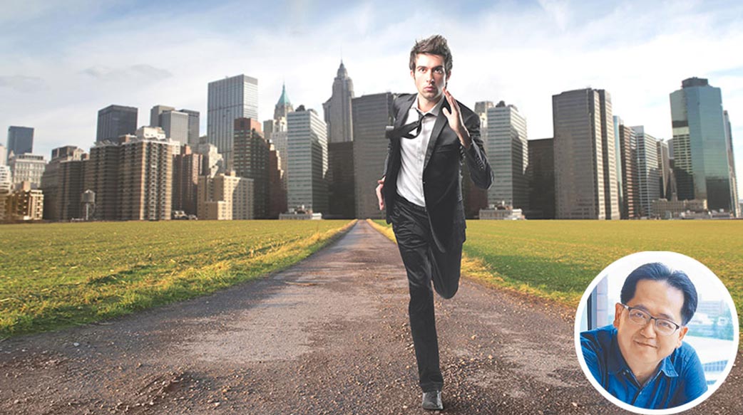 職場上當責、多走一哩路 企管講師黃夏成：動盪巨變時代要具備跨領域組合能力