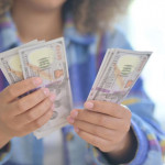 從教室到華爾街：美國高中如何重新定義青少年的「金錢課」