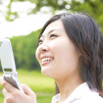 她靠「智障型手機」找回真實人生