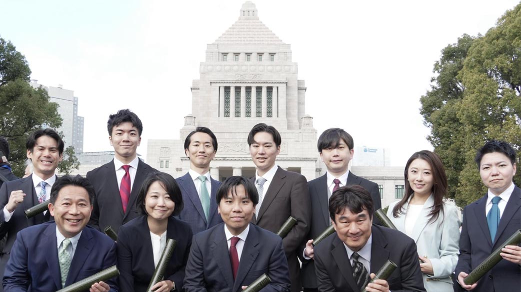 科技創業者進軍日本國會：35 歲工程師如何帶領 Team Mirai 靠 AI 敘事狂掃三百萬張選票？