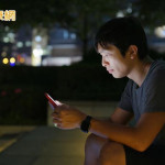 睡前玩手遊突胸痛！34歲男心肌梗塞　醫：3大警訊別忽視