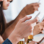 2026 幸福報告揭示手機如何掌控生活