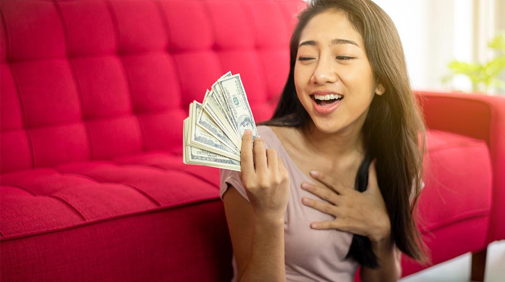 18歲中大獎，該拿100萬現金還是終身週領1000元？