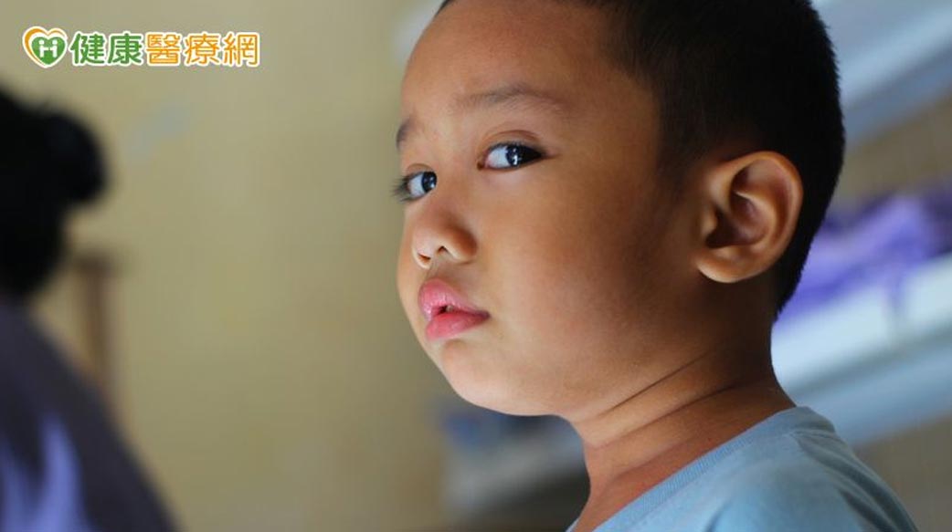 孩子拖拖拉拉、坐不住不一定是調皮　及早辨識ADHD助穩定發展