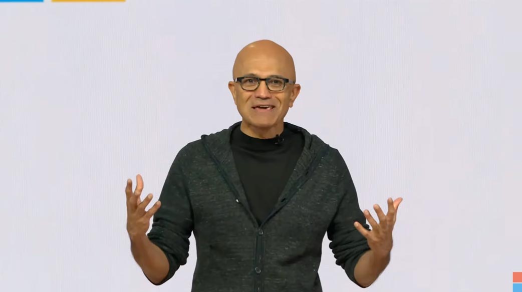 當 AI 把專業知識商品化，企業的差異化優勢剩什麼？Nadella 說答案在「學習迴圈」