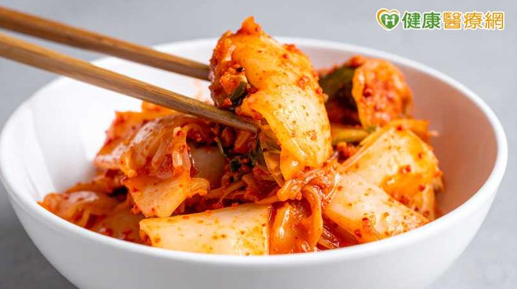 泡菜幫排塑膠微粒？研究發現特定益生菌是功臣　但人體效果待證實