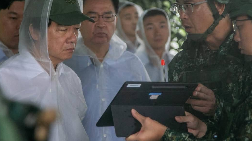 衛戍區的大破洞！