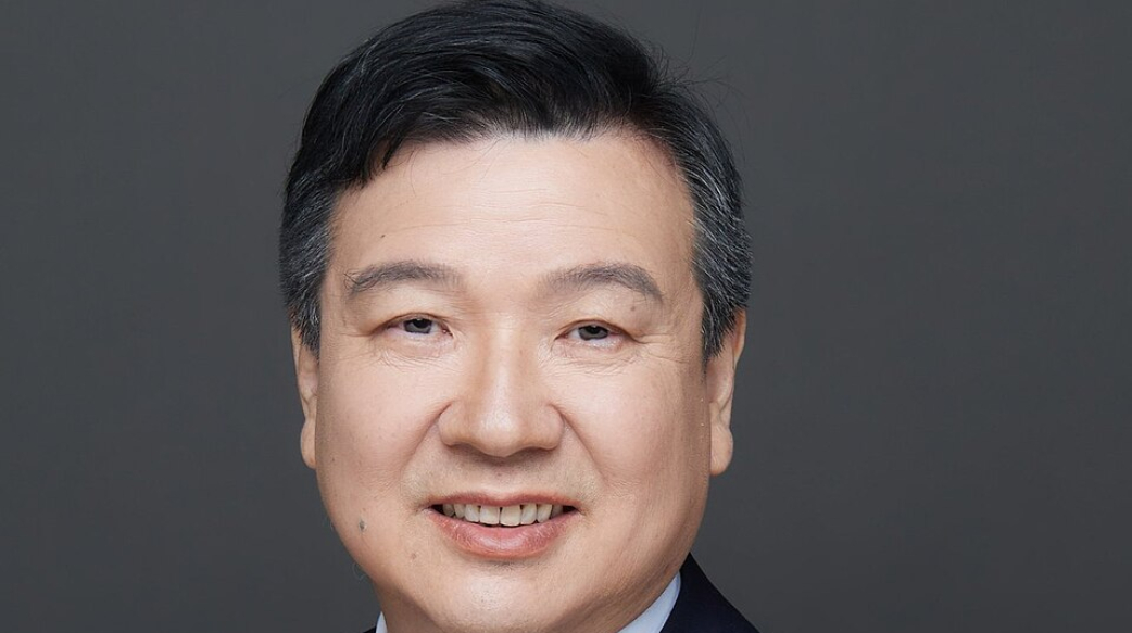 外交官宜認知自己身分