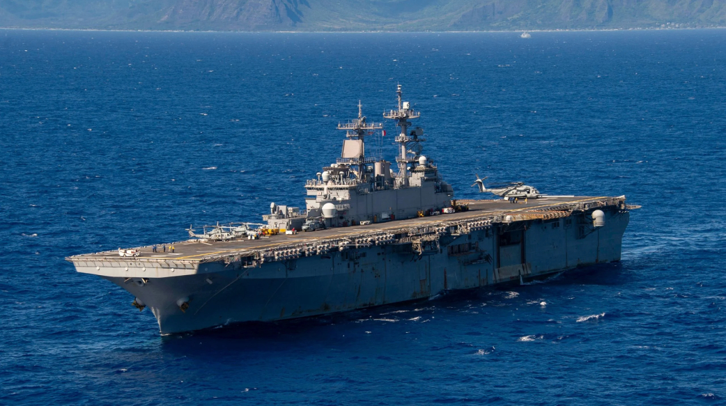 直接在軍艦上造出 12 架無人機：美軍如何將「分散式製造」接進前線供應鏈？