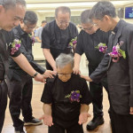 恆基院長黃健榮醫師按立為牧師 願獻上餘生如同蠟燭為主燒盡